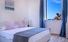 Sea Window Room